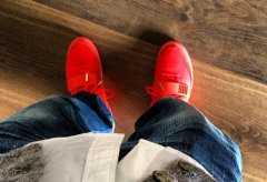 余文乐上脚 Nike Air Yeezy 2 ＂Red October＂