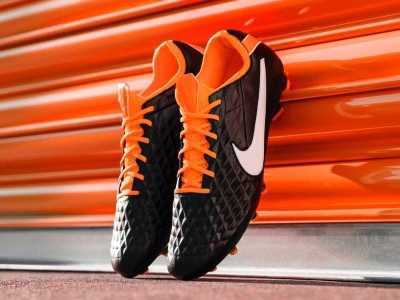 精英之选！近观Nike Tiempo Legend “Future DNA”足球鞋